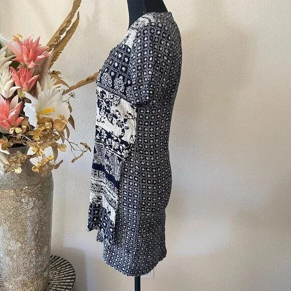 Vintage 90s Stuart Alan Boho Split Hem Geometric Floral Henley Button Dress P6 - Picture 3 of 13